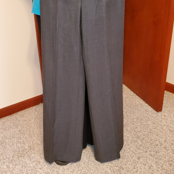 Authentic Chloe grey pinstripe pant suit - Picture 9 of 10